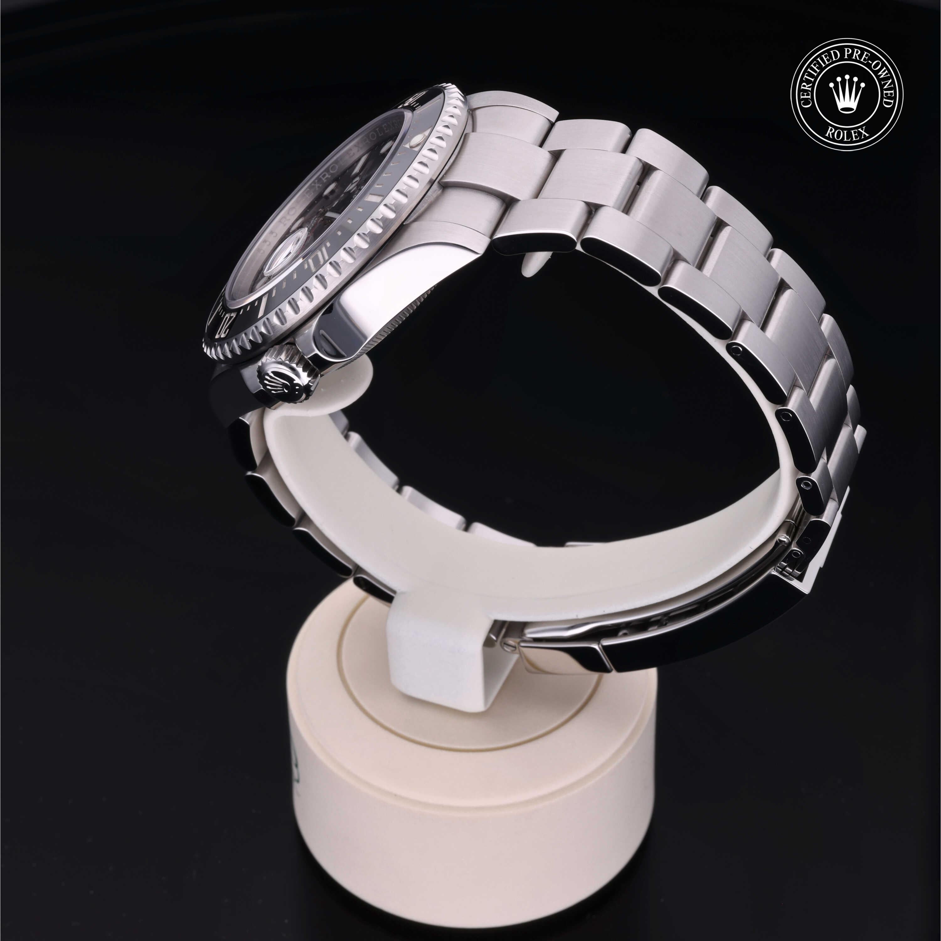 Rolex Sea-Dweller 43 - 360° view