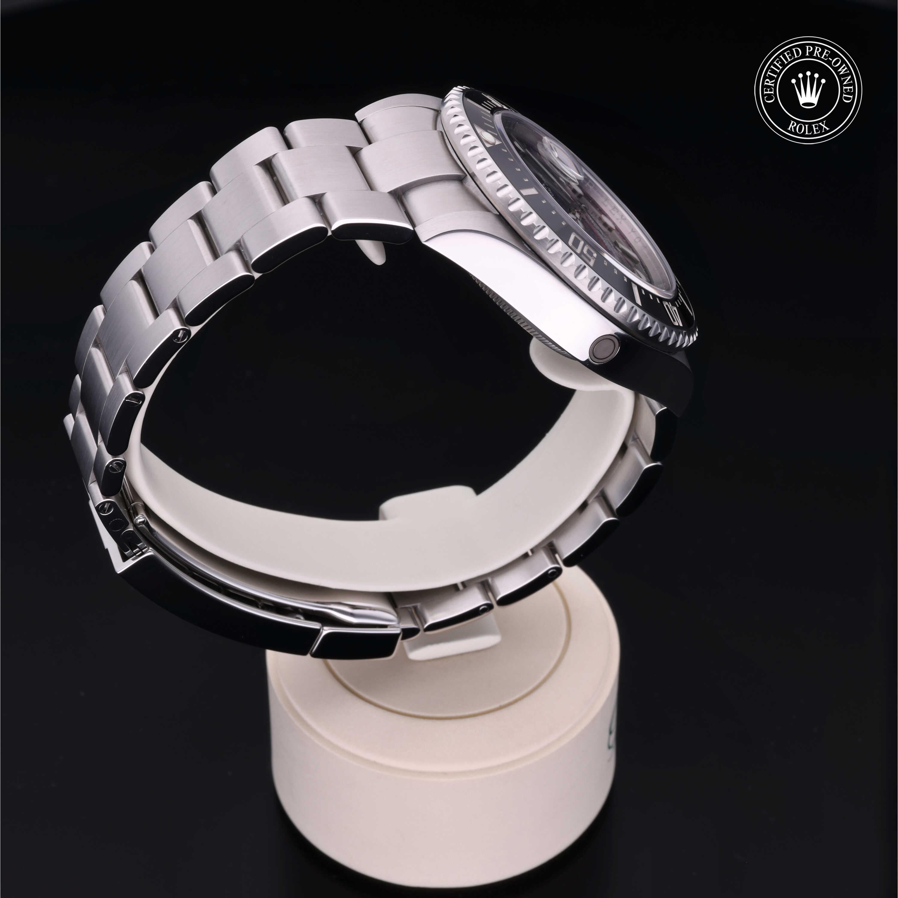 Rolex Sea-Dweller 43 - 360° view