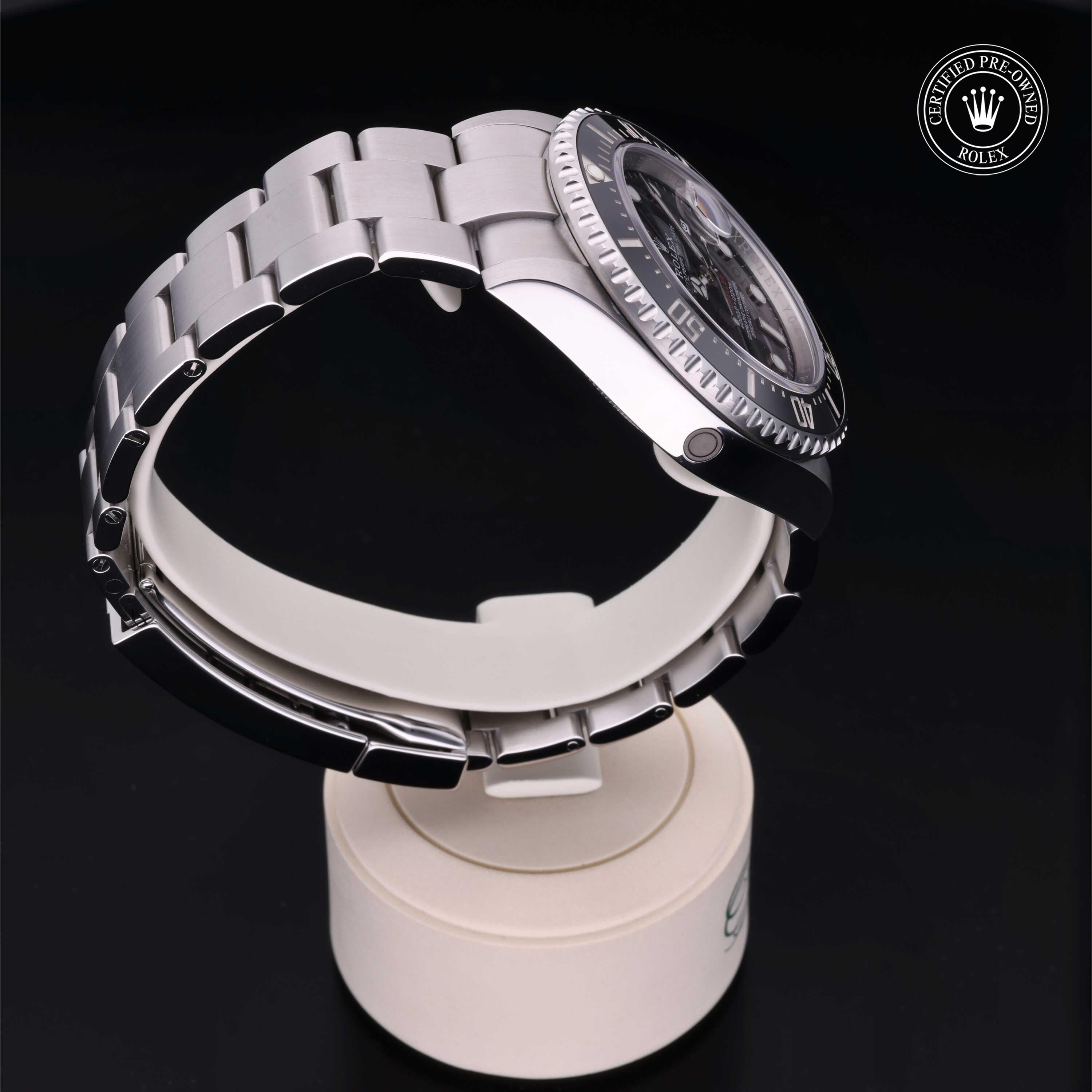 Rolex Sea-Dweller 43 - 360° view