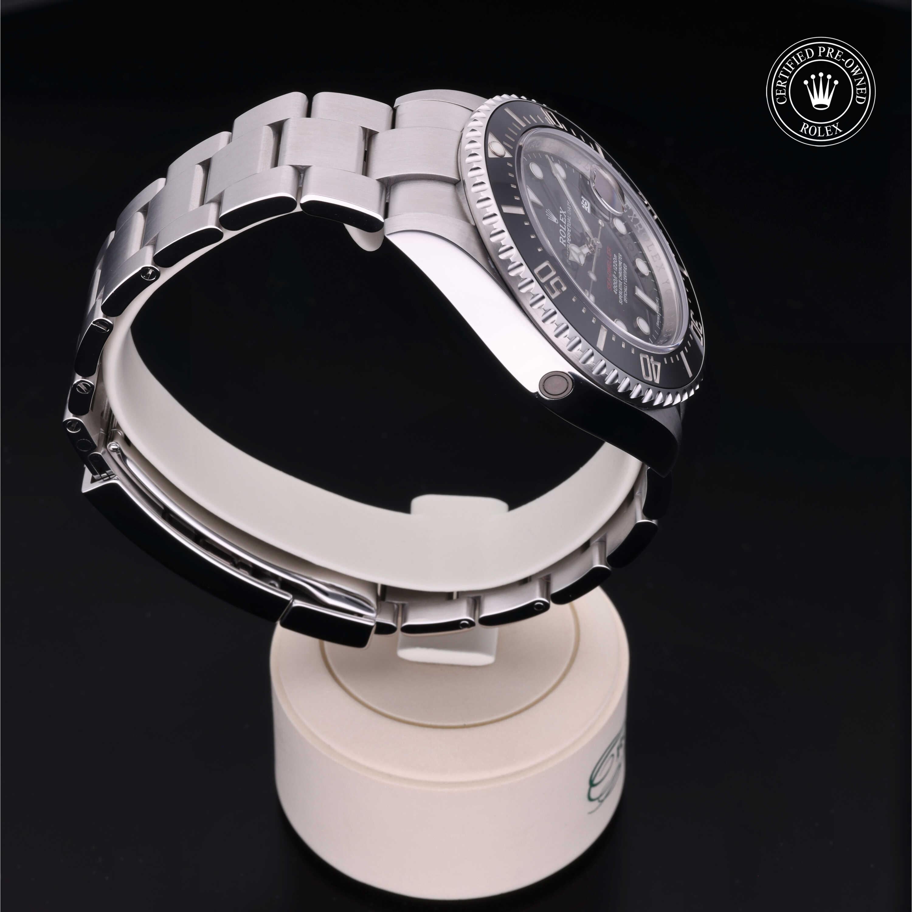Rolex Sea-Dweller 43 - 360° view