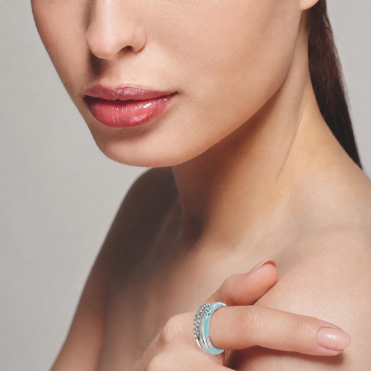 This Populse Acqua ring stack is the perfect way to express contemporary style with a classic timeless elegance.