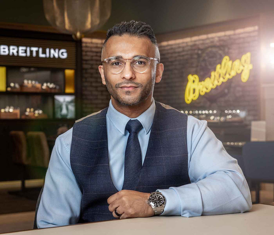 SALES ADVISER: JUNAID