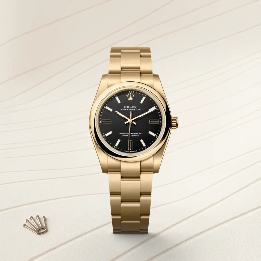 Rolex Oyster Perpetual 34 in 18 ct yellow gold with a Black dial, Domed bezel, Oyster, three-piece solid links bracelet