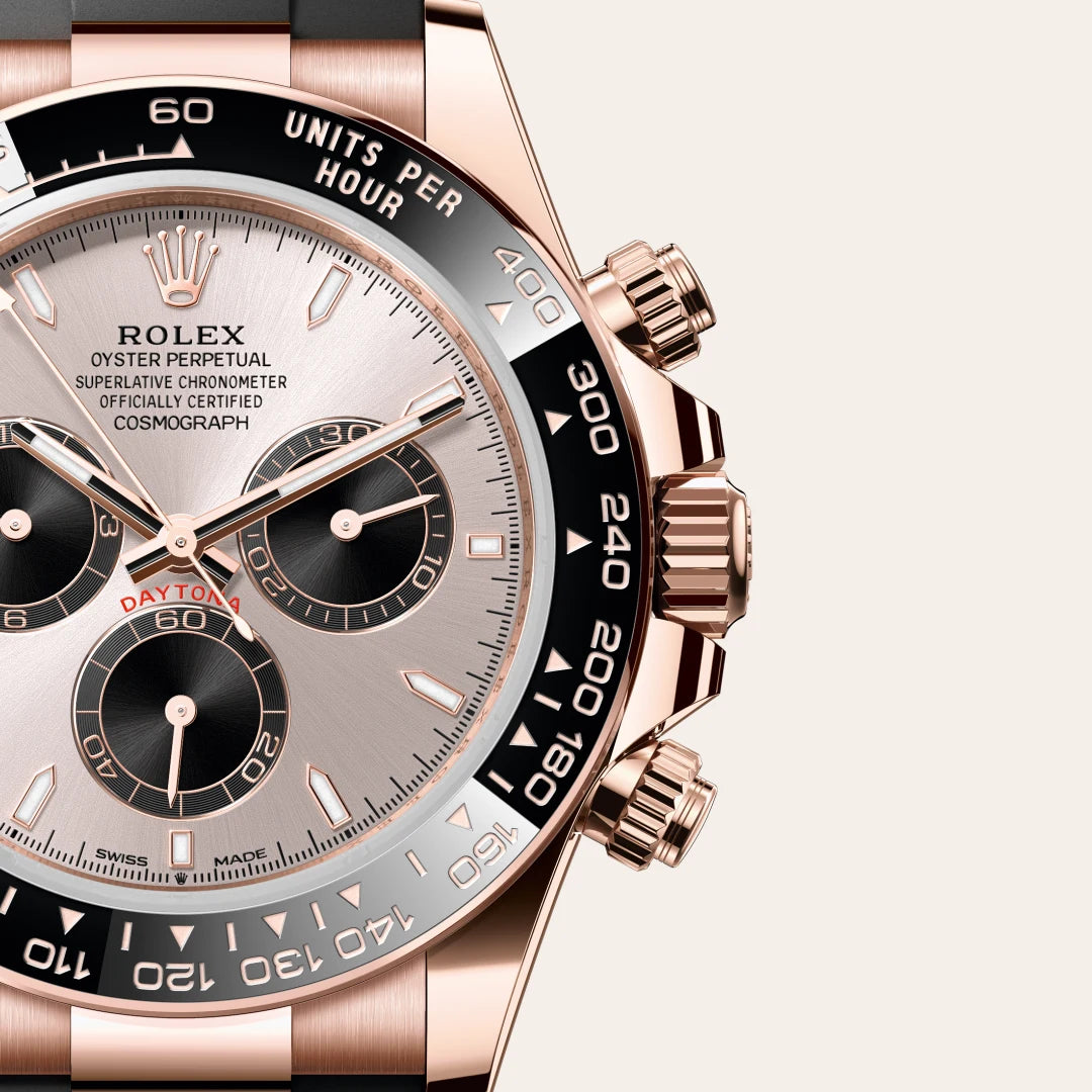 Rolex Cosmograph Daytona in 18 ct Everose gold with a Sundust and bright black dial, Black monobloc Cerachrom bezel in ceramic with moulded tachymetric scale bezel, Oysterflex bracelet