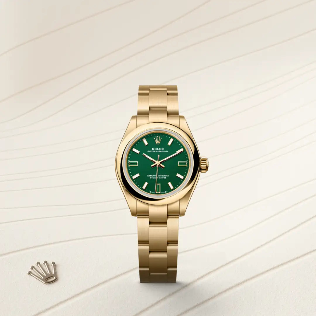 Rolex Oyster Perpetual 28 in 18 ct yellow gold with a Green stone dial, Domed bezel, Oyster, three-piece solid links bracelet